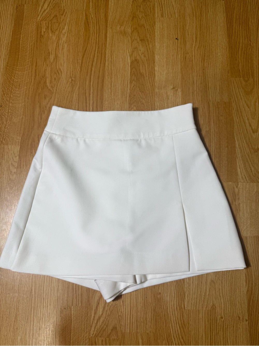 Zara White Women's Skort Shorts - Classic High-Waist - Size S ( NWT )